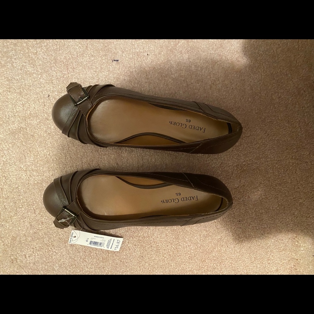 Dress shoes